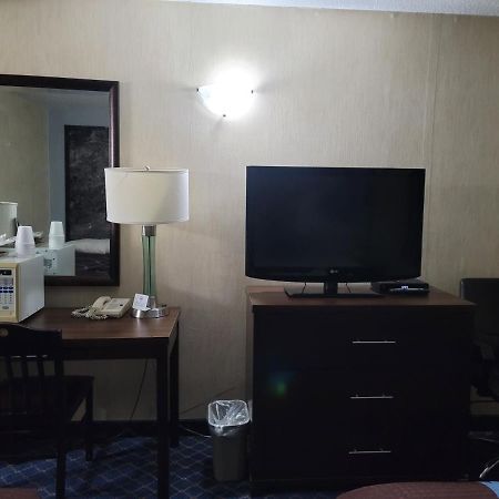 Hotel Super 8 North Red Deer Exterior foto