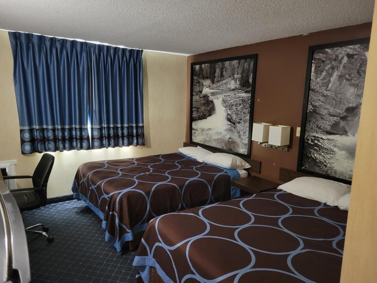 Hotel Super 8 North Red Deer Exterior foto