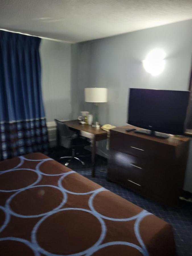 Hotel Super 8 North Red Deer Exterior foto