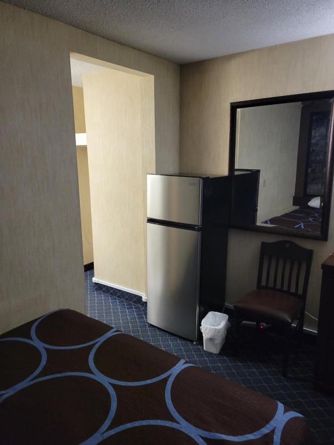 Hotel Super 8 North Red Deer Exterior foto